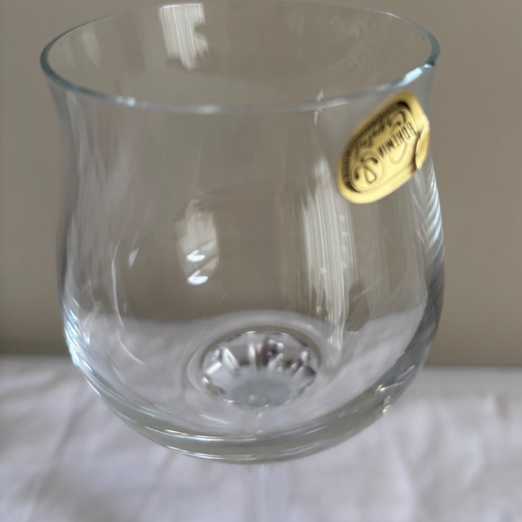 Four NIB Belfor Diana Crystal Wine Glasses - Picture 4 of 6